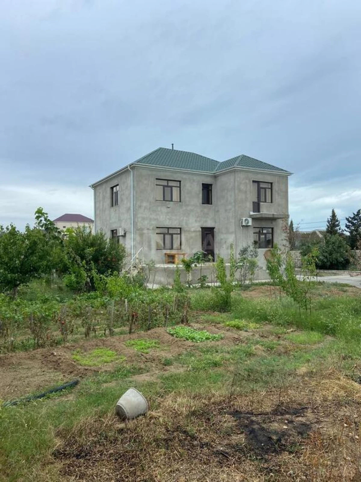 Satılır 4 otaqlı həyət evi 320 m²