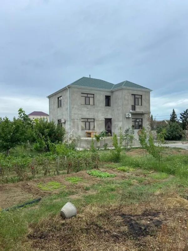 Satılır 4 otaqlı həyət evi 320 m²