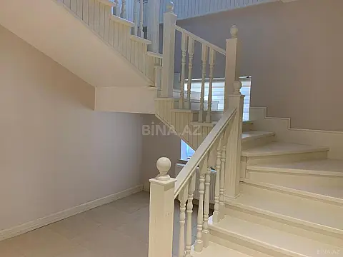 Satılır 10 otaqlı həyət evi 500 m²