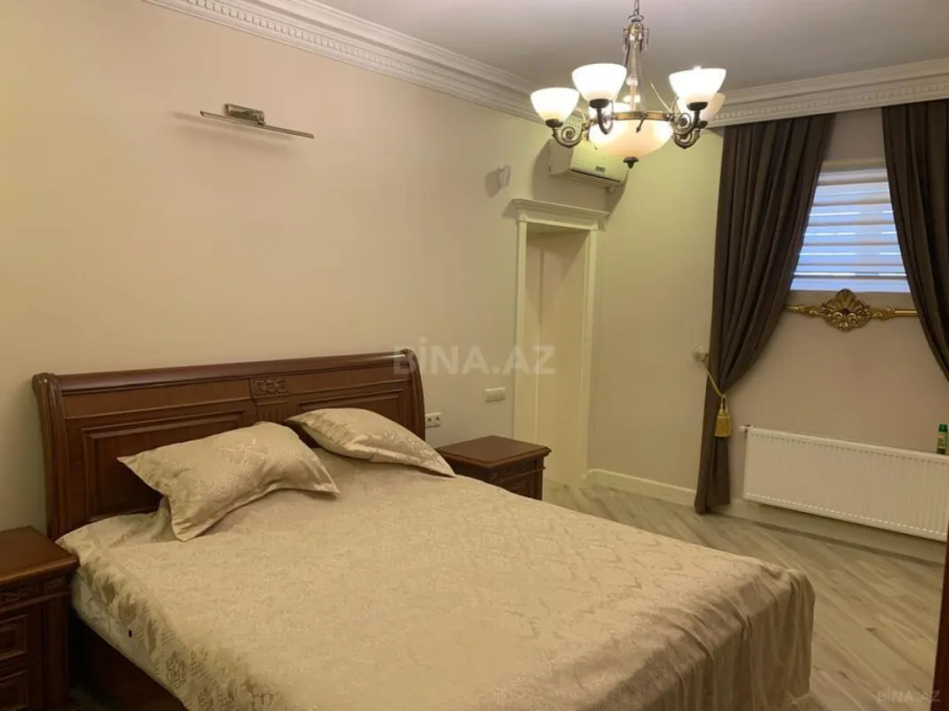 Satılır 10 otaqlı həyət evi 500 m²