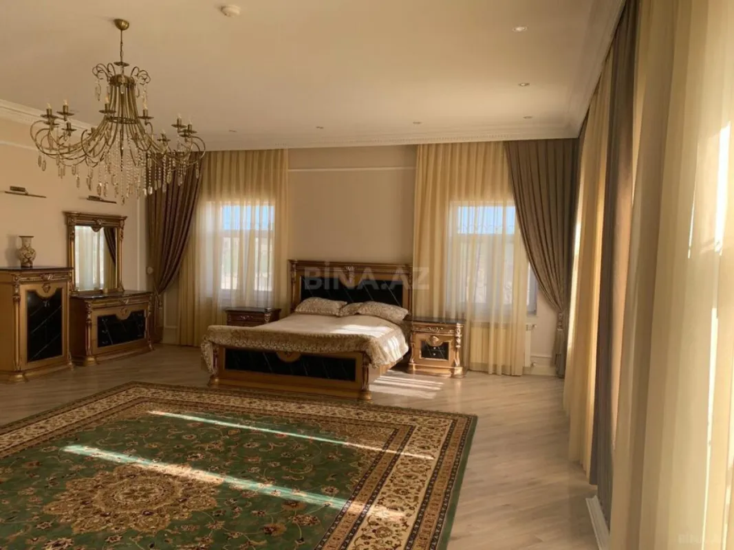 Satılır 10 otaqlı həyət evi 500 m²