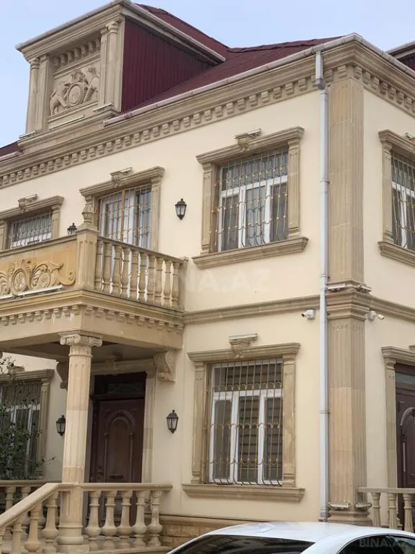 Satılır 10 otaqlı həyət evi 500 m²