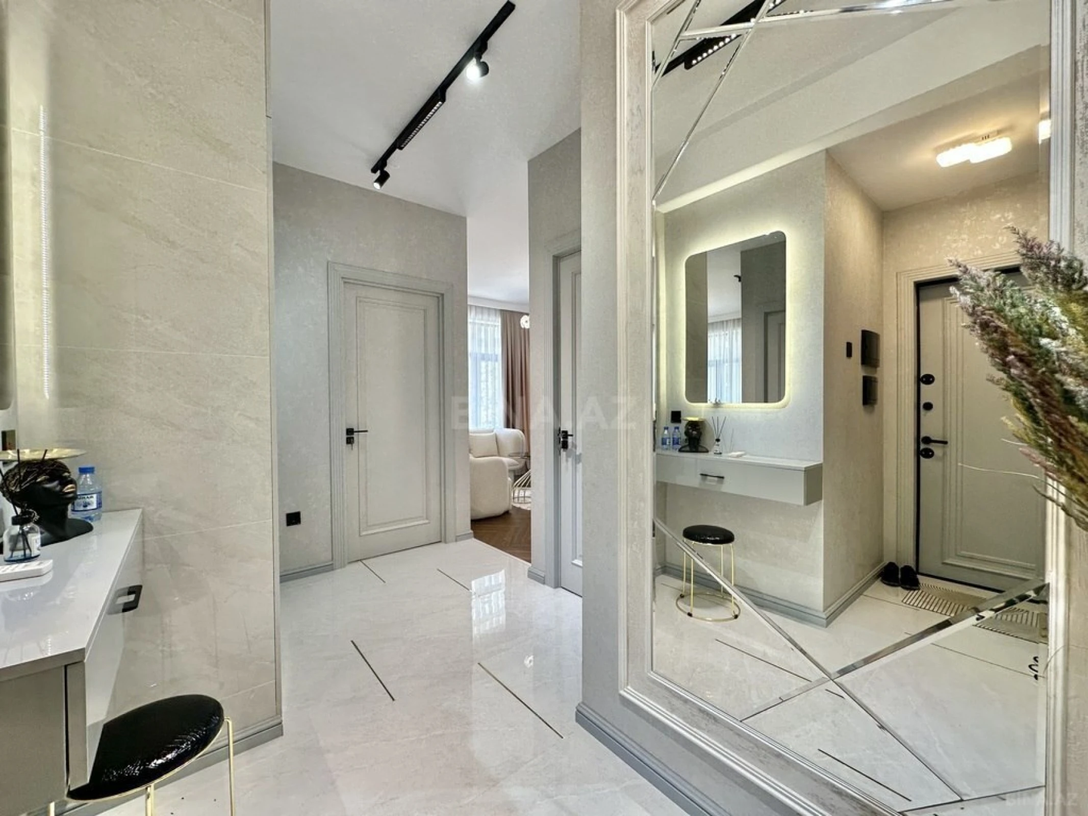 Satılır 2 otaqlı mənzil 54 m²