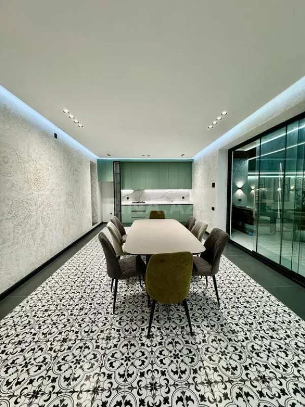 Satılır 5 otaqlı həyət evi 250 m²