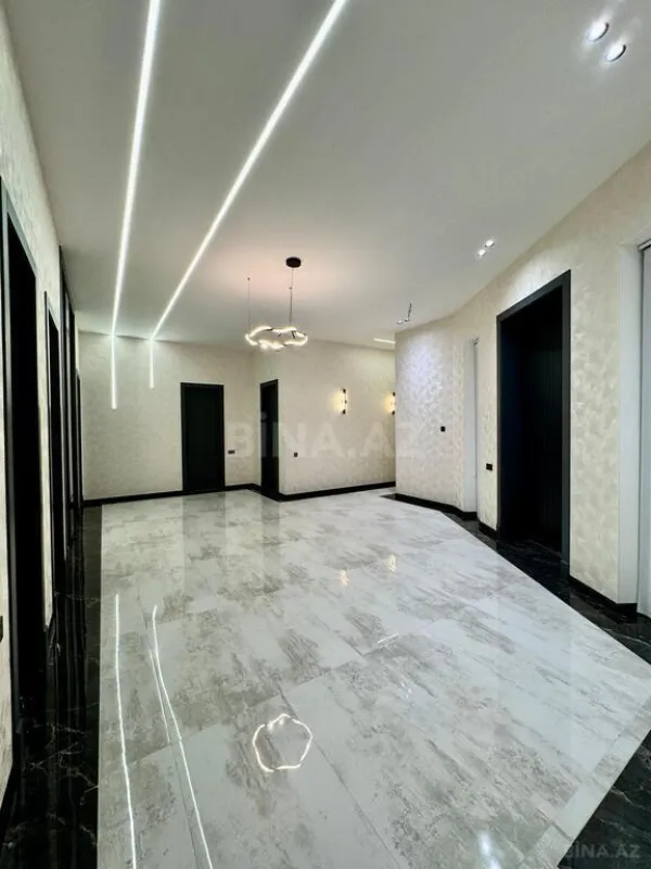 Satılır 5 otaqlı həyət evi 250 m²