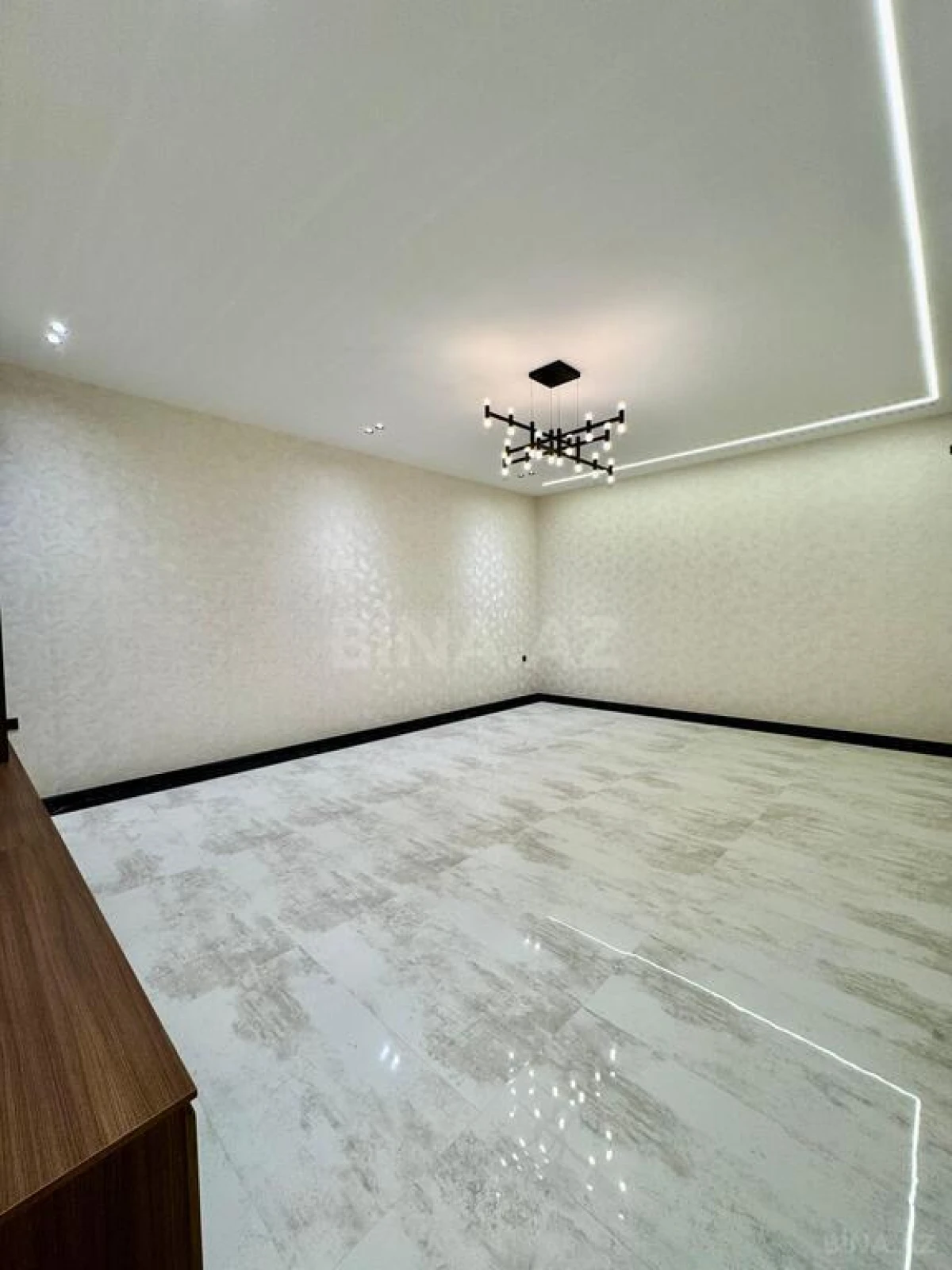 Satılır 5 otaqlı həyət evi 250 m²