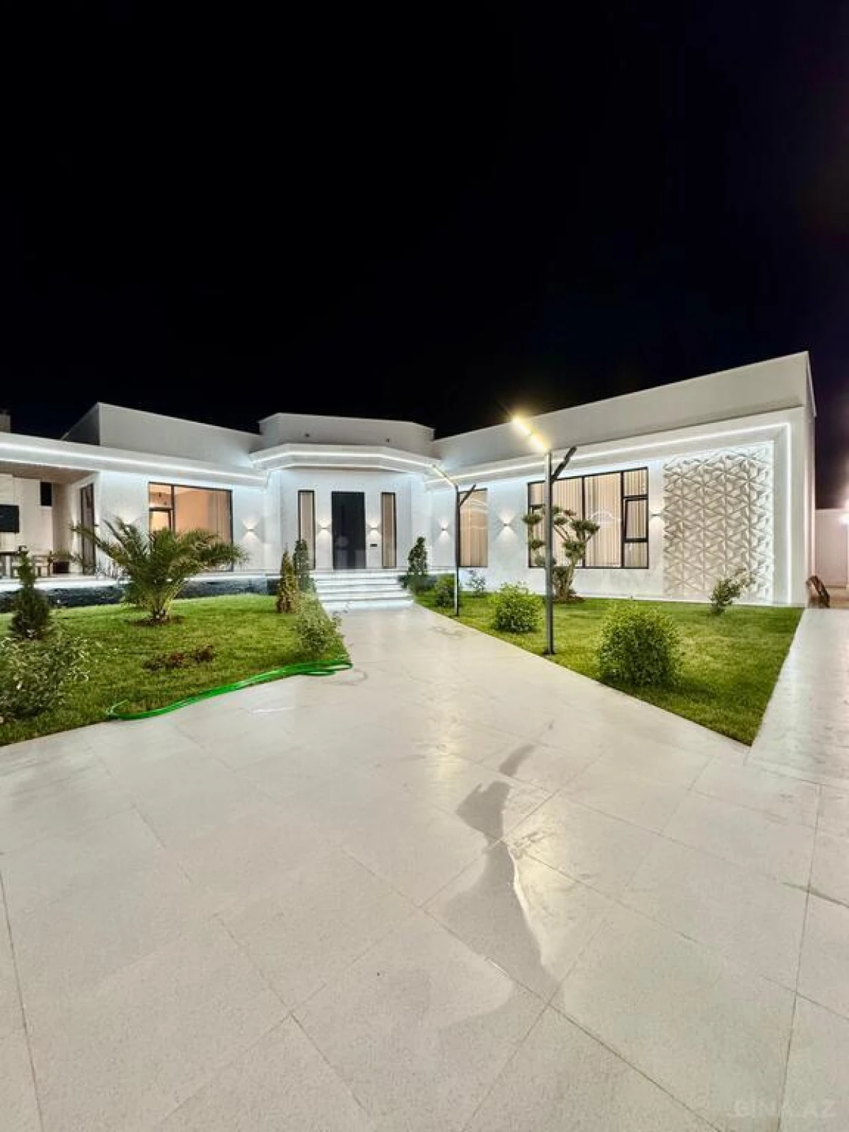 Satılır 5 otaqlı həyət evi 250 m²