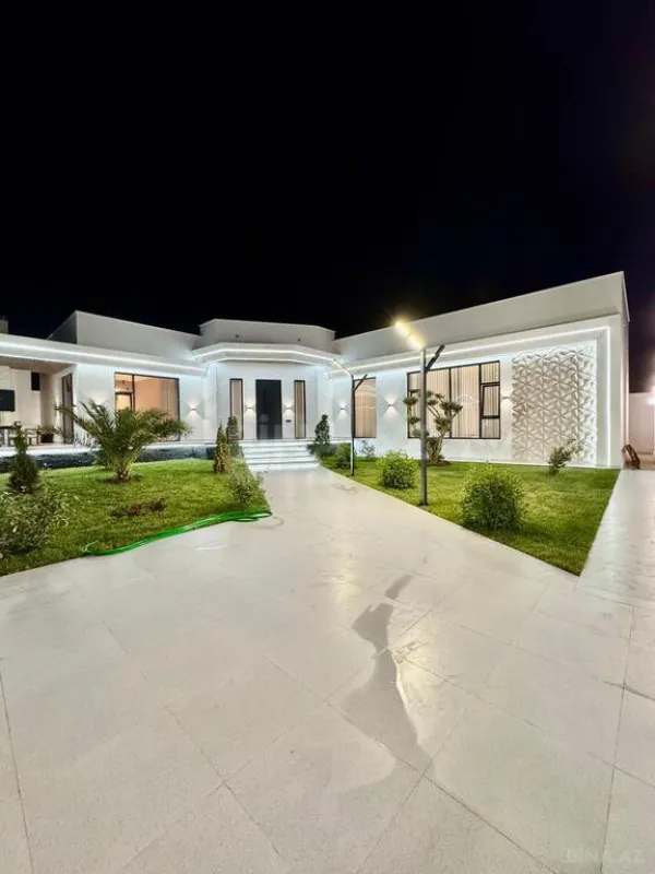 Satılır 5 otaqlı həyət evi 250 m²