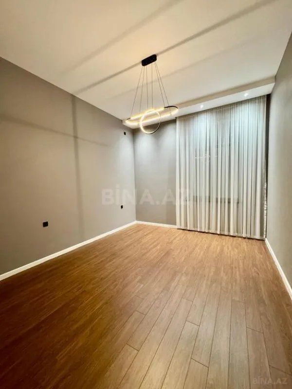 Satılır 5 otaqlı həyət evi 250 m²