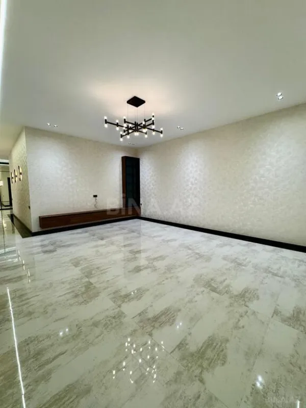 Satılır 5 otaqlı həyət evi 250 m²