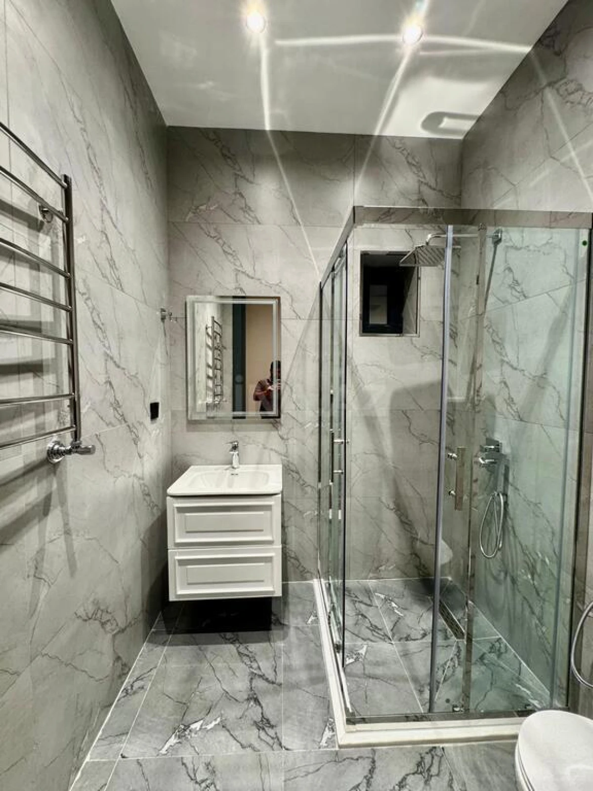 Satılır 5 otaqlı həyət evi 250 m²