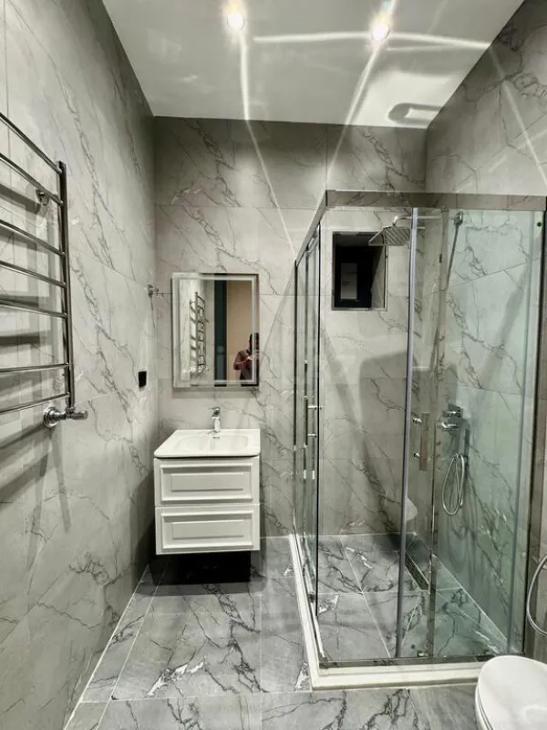 Satılır 5 otaqlı həyət evi 250 m²