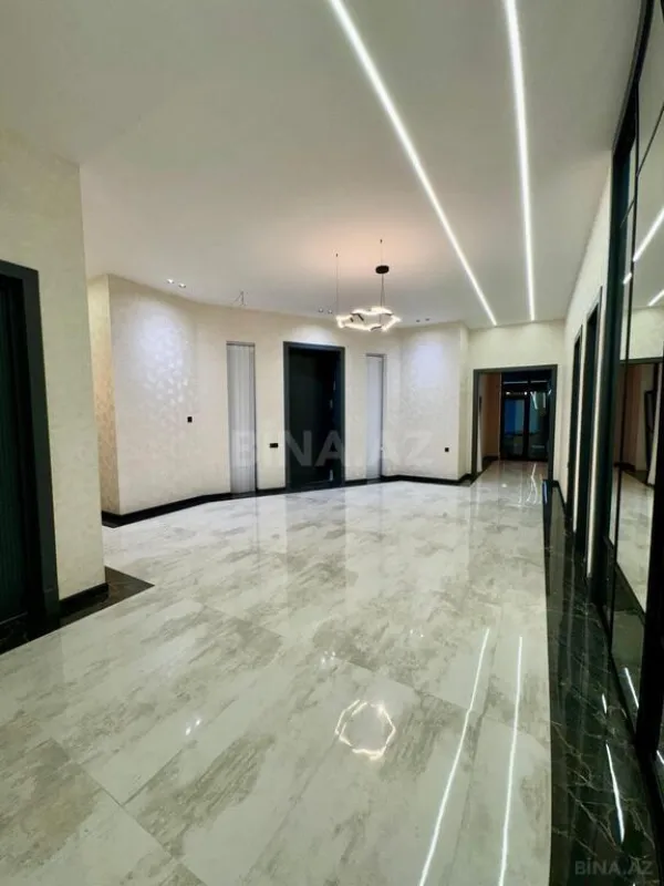 Satılır 5 otaqlı həyət evi 250 m²