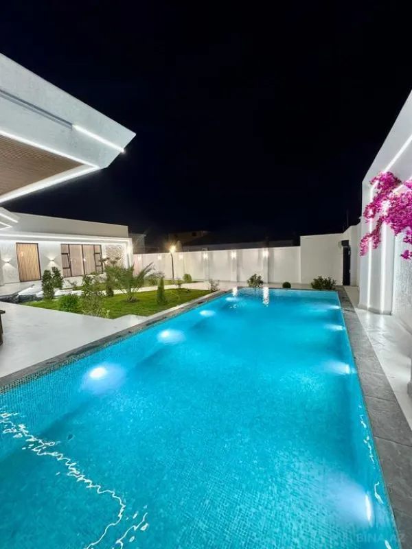 Satılır 5 otaqlı həyət evi 250 m²