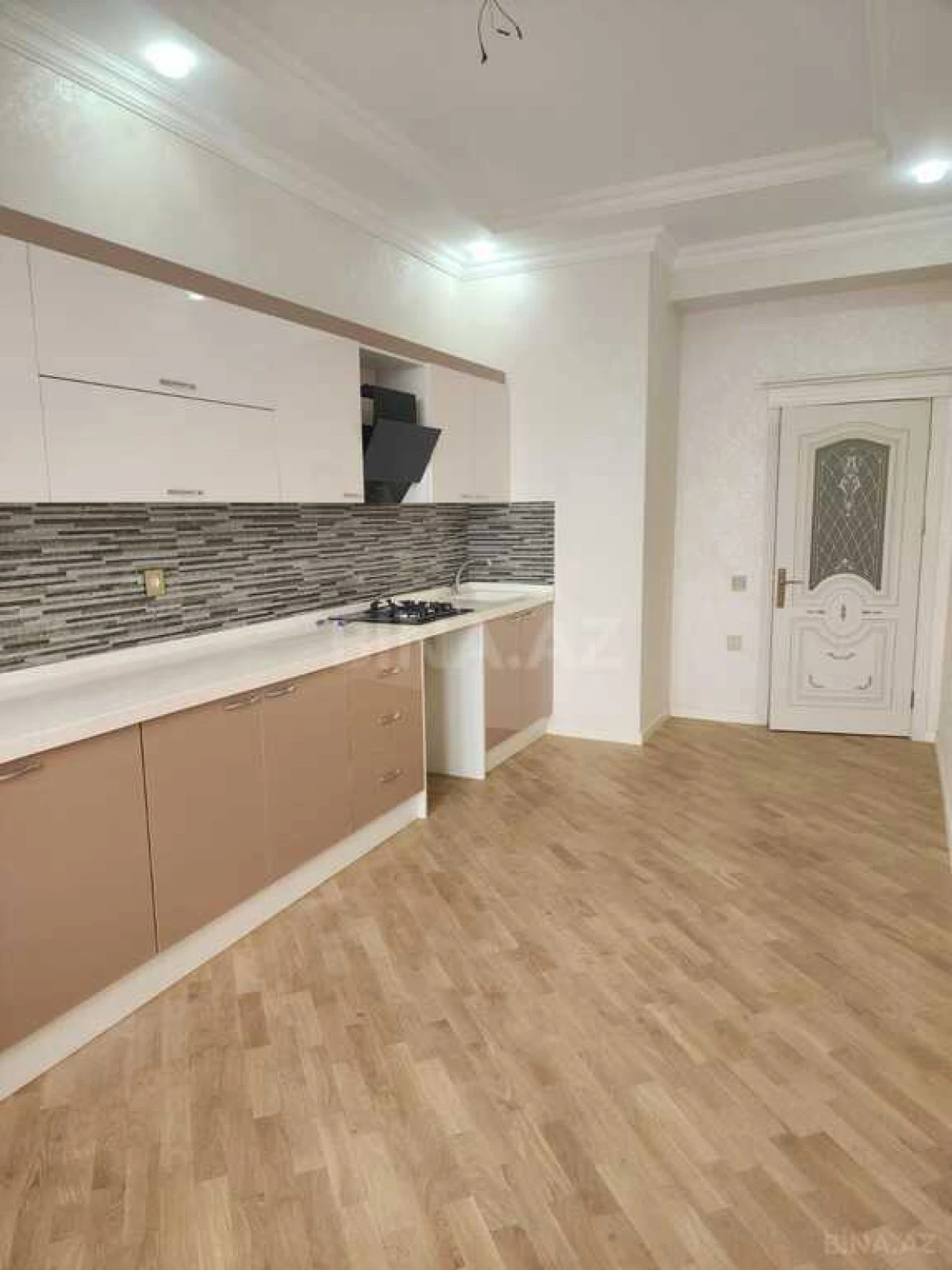 Satılır 3 otaqlı mənzil 107 m²