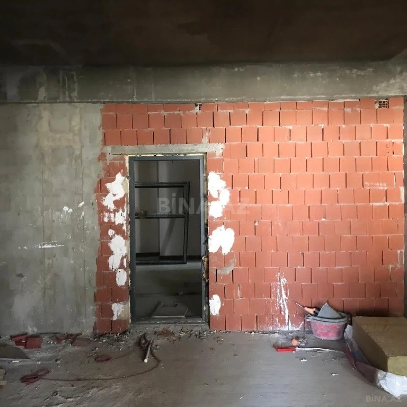 Satılır 2 otaqlı mənzil 108 m²