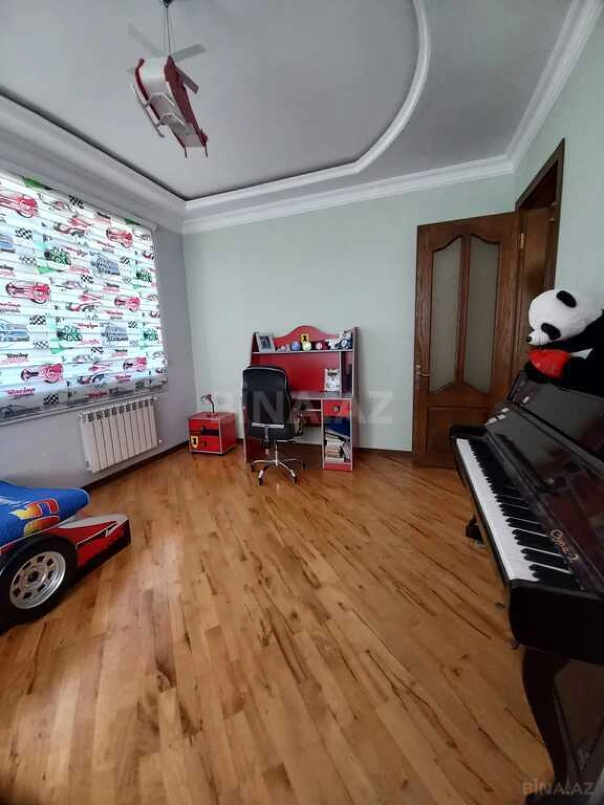 Kirayə verilir 8 otaqlı həyət evi 450 m²