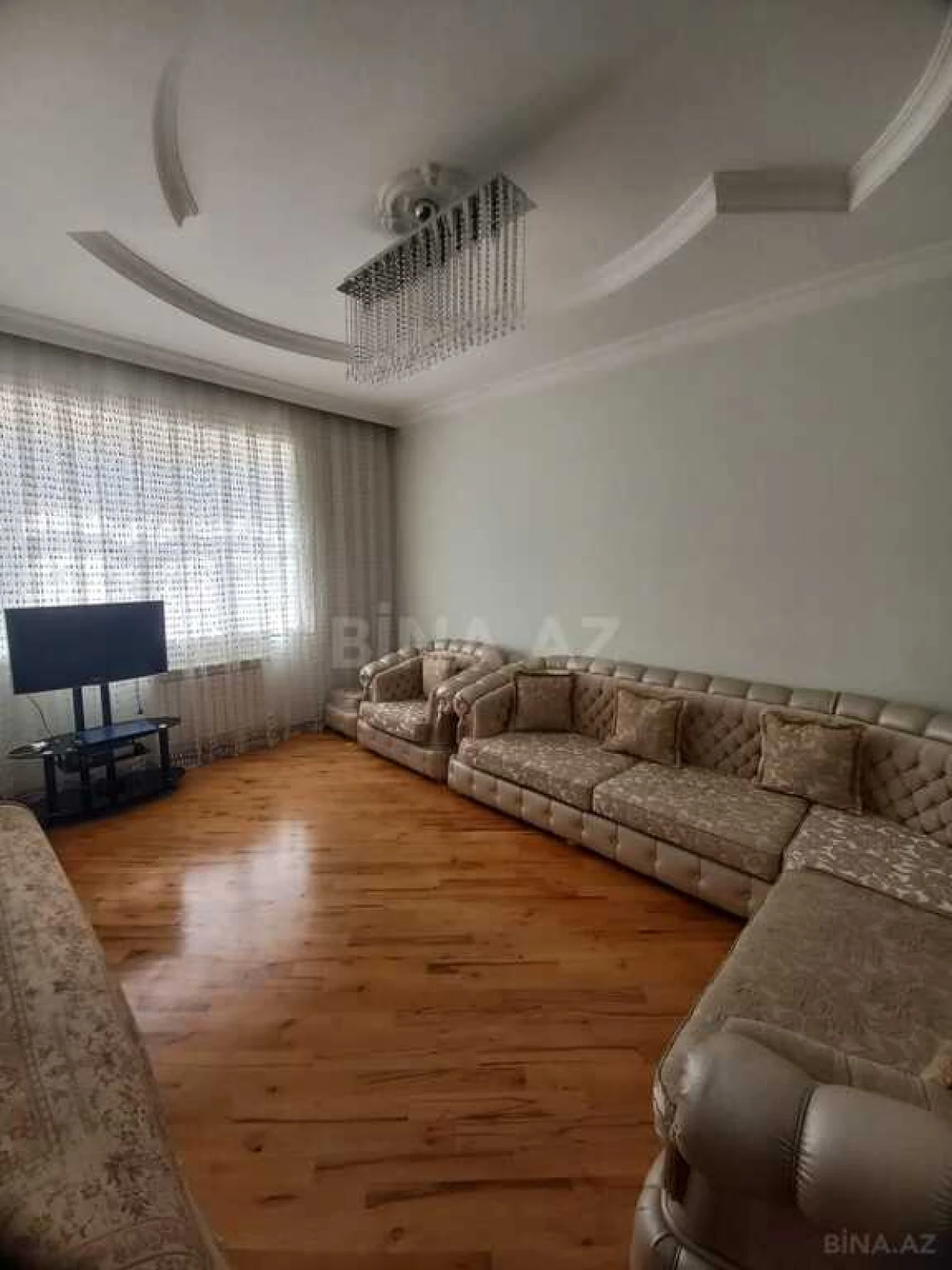 Kirayə verilir 8 otaqlı həyət evi 450 m²