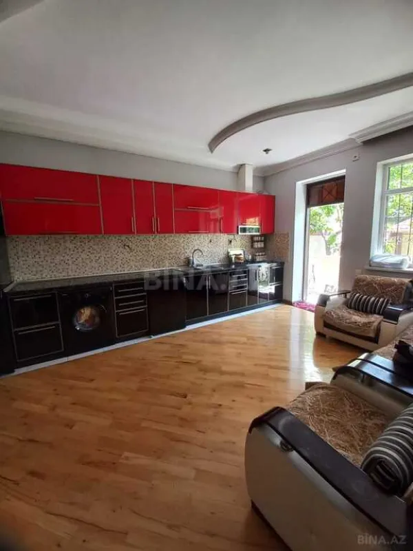 Kirayə verilir 8 otaqlı həyət evi 450 m²