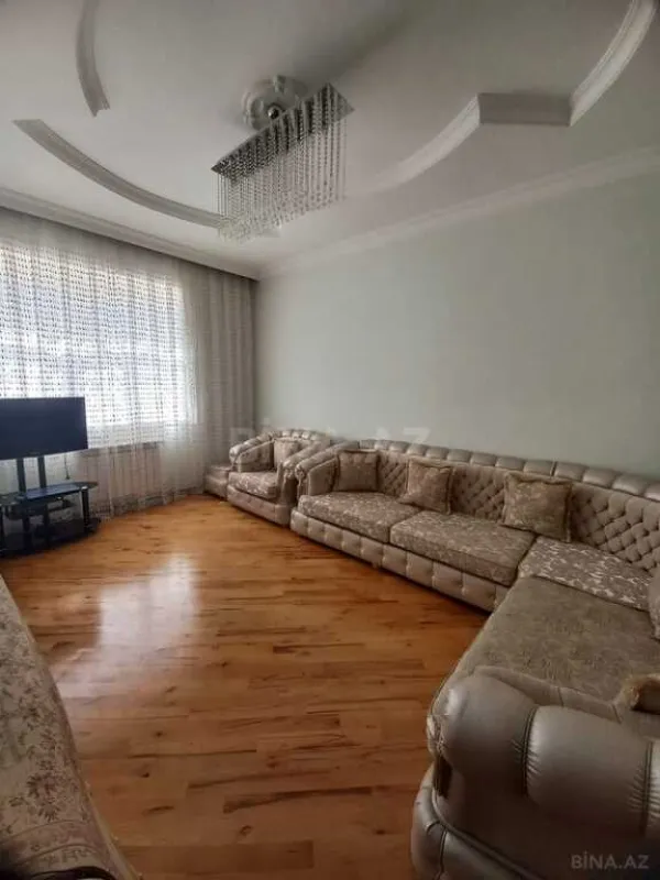 Kirayə verilir 8 otaqlı həyət evi 450 m²