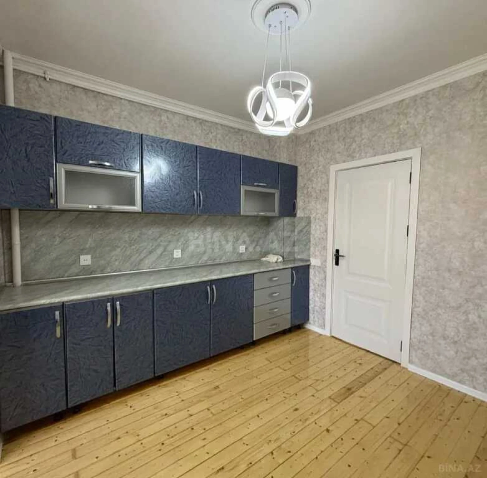 Satılır 2 otaqlı mənzil 65 m²