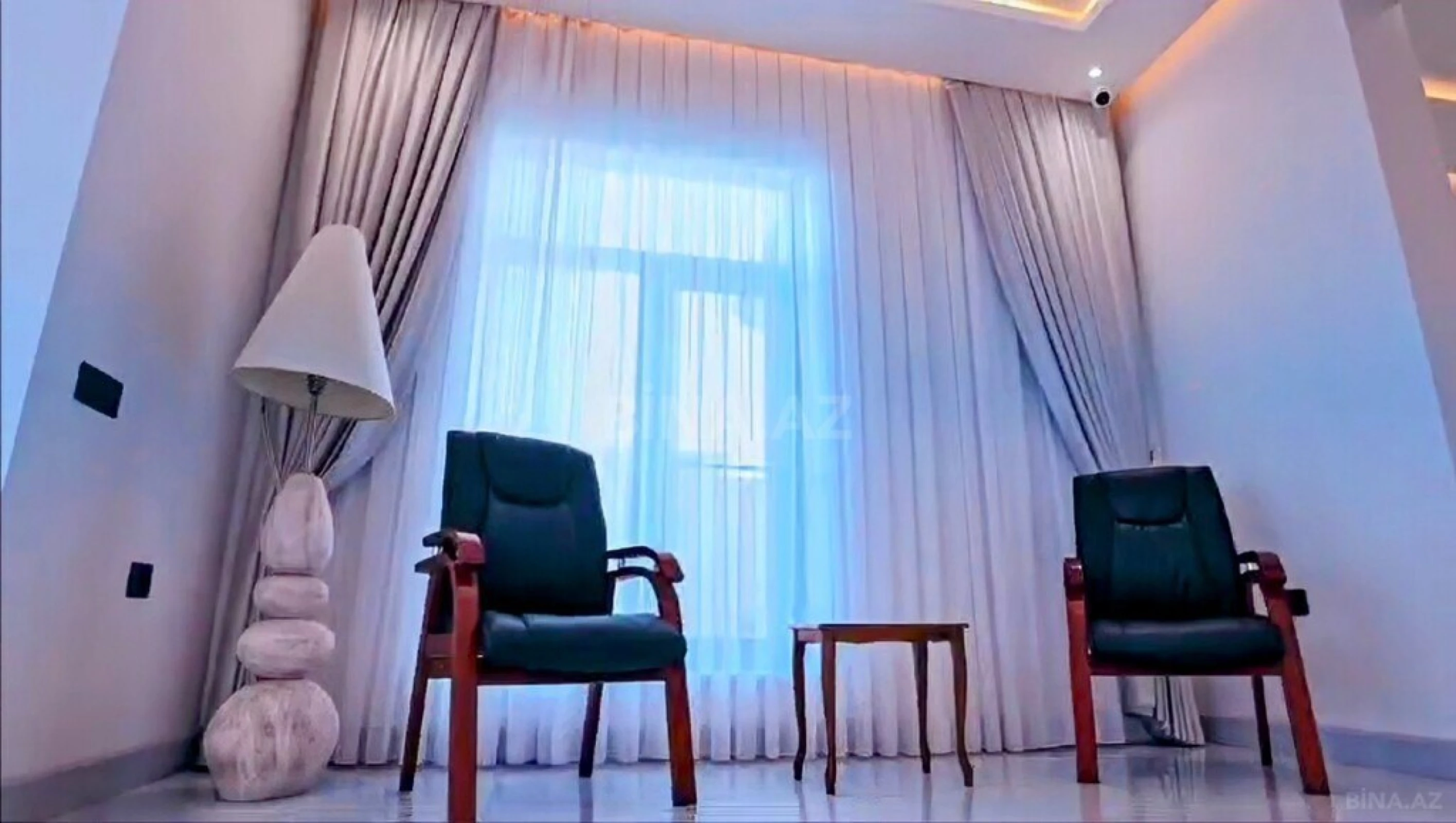 Satılır 7 otaqlı həyət evi 500 m²