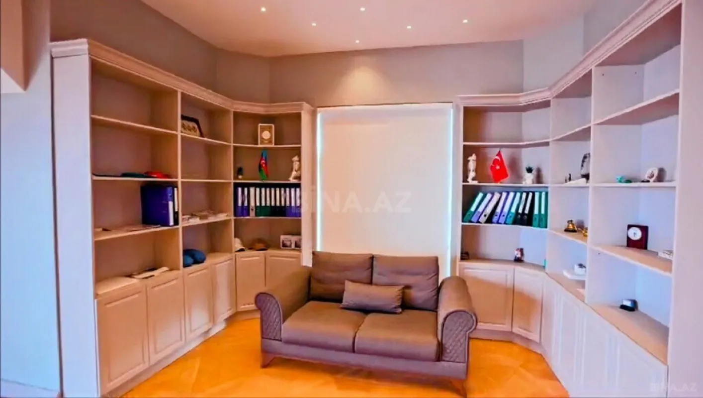 Satılır 7 otaqlı həyət evi 500 m²