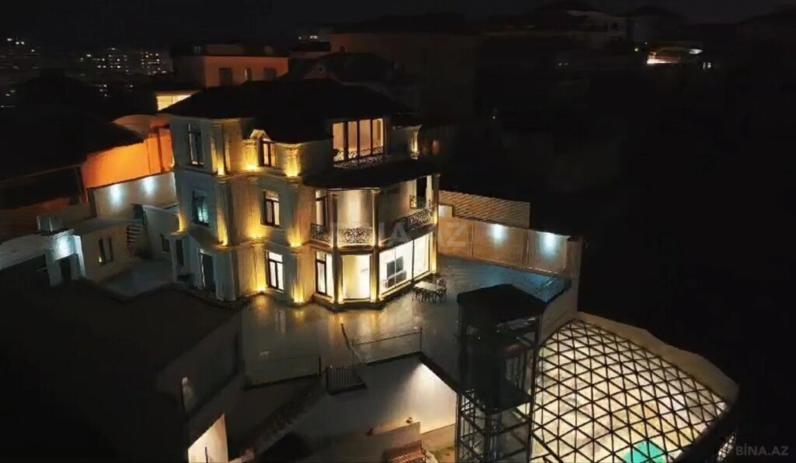 Satılır 7 otaqlı həyət evi 500 m²