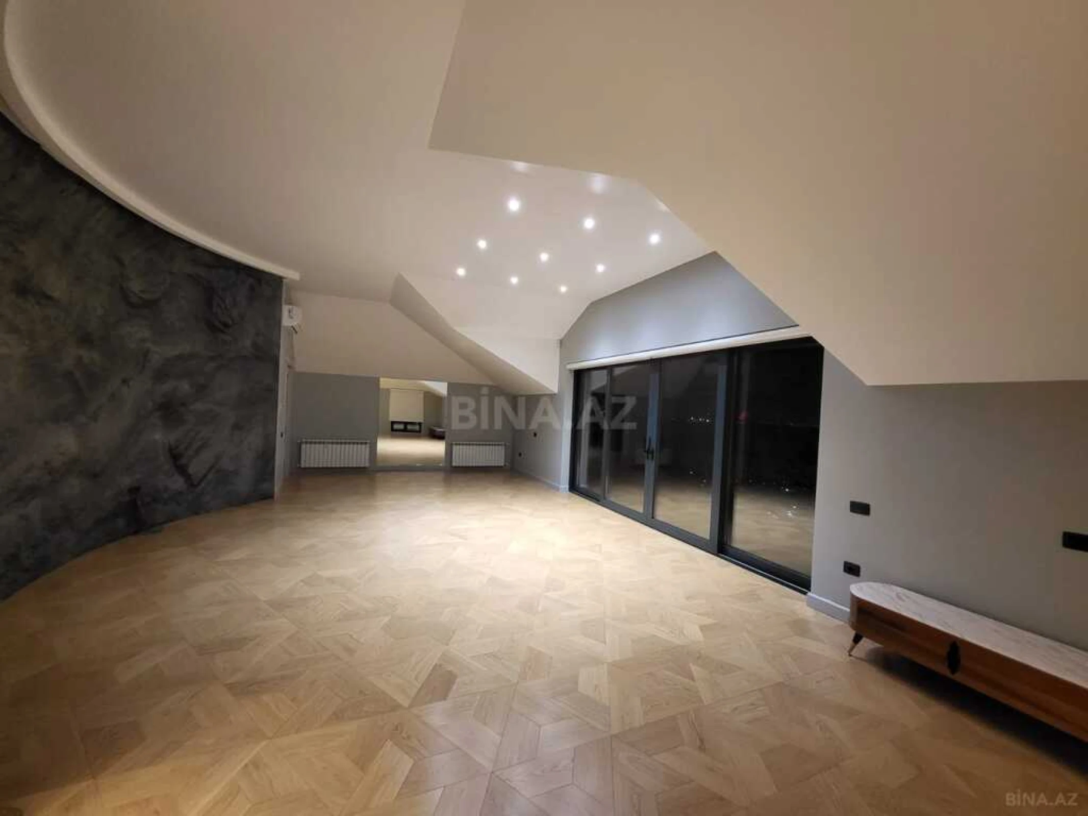 Satılır 7 otaqlı həyət evi 500 m²