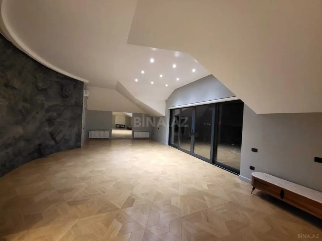 Satılır 7 otaqlı həyət evi 500 m²