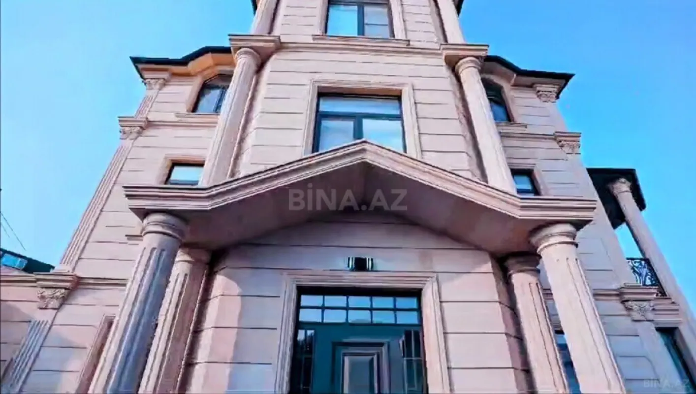 Satılır 7 otaqlı həyət evi 500 m²
