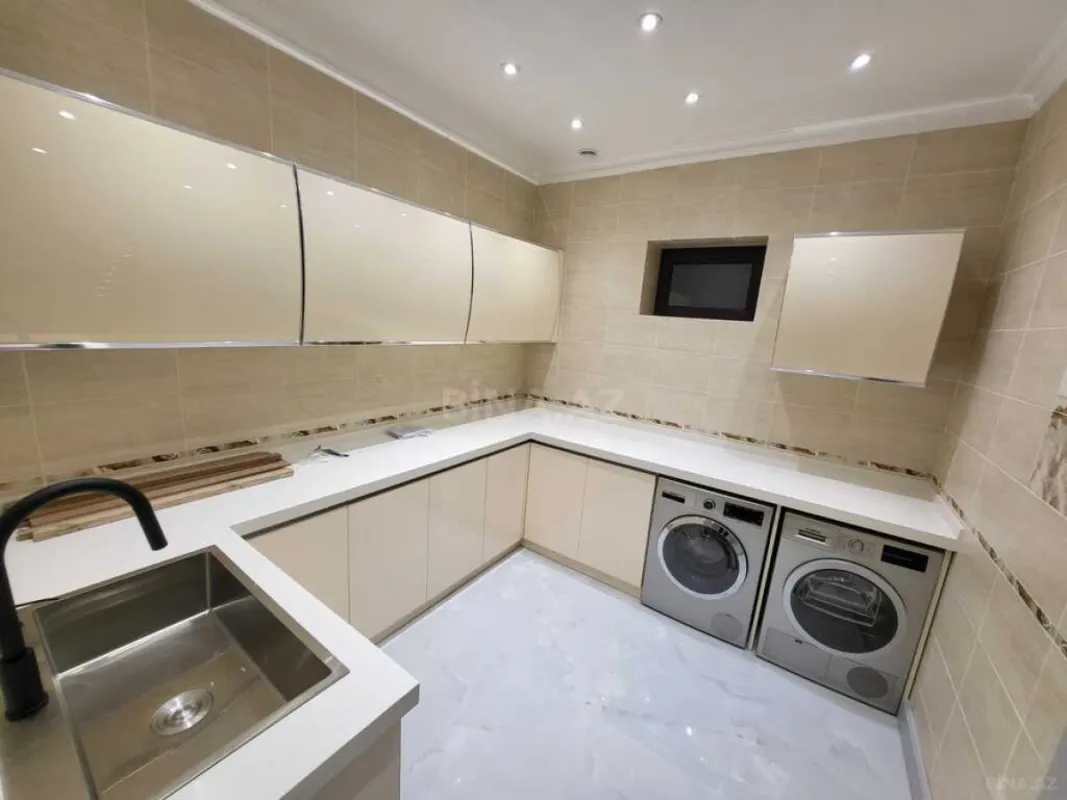 Satılır 7 otaqlı həyət evi 500 m²