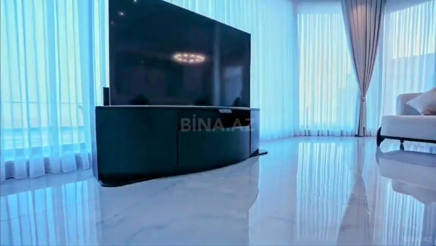 Satılır 7 otaqlı həyət evi 500 m²