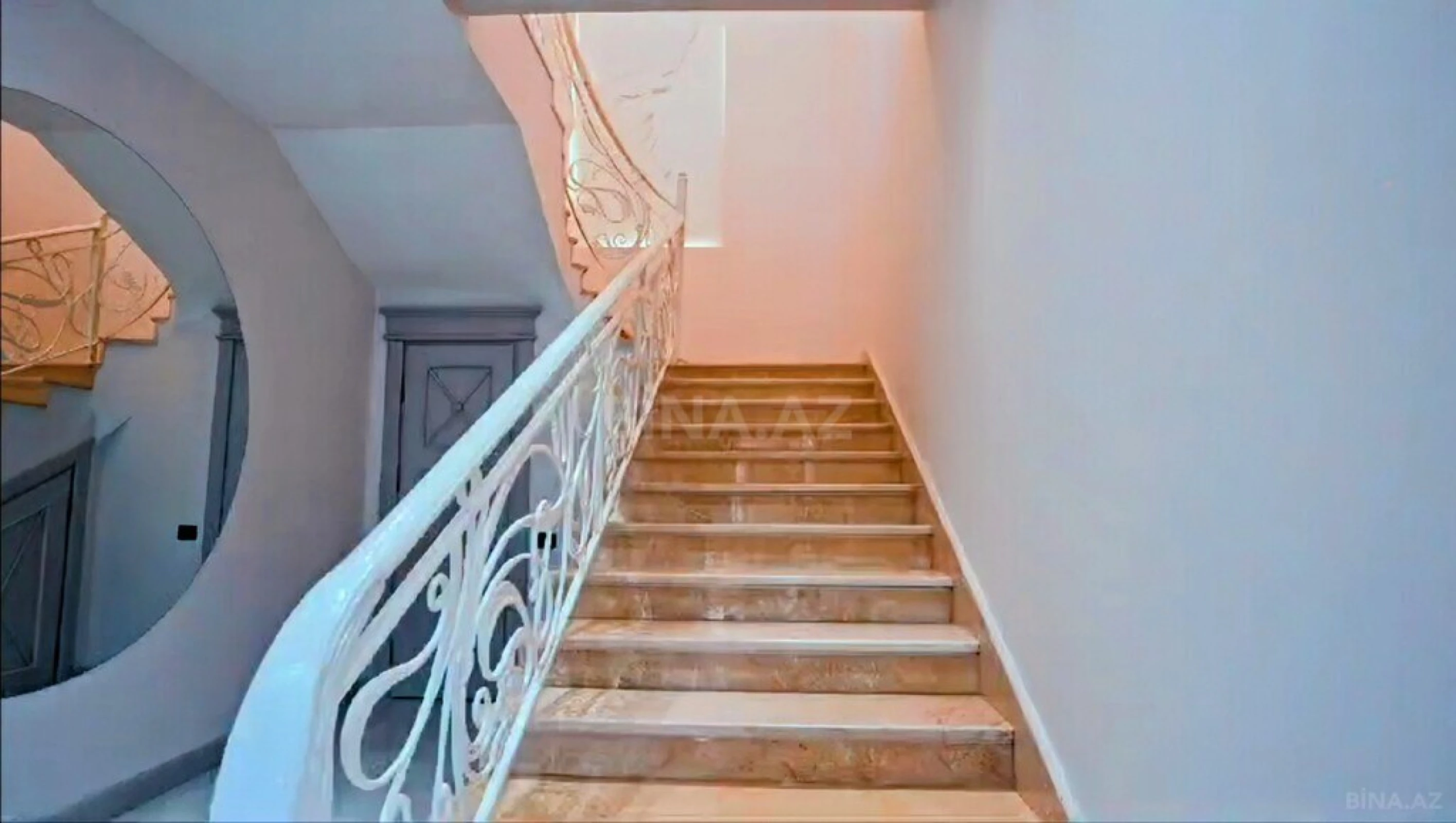 Satılır 7 otaqlı həyət evi 500 m²