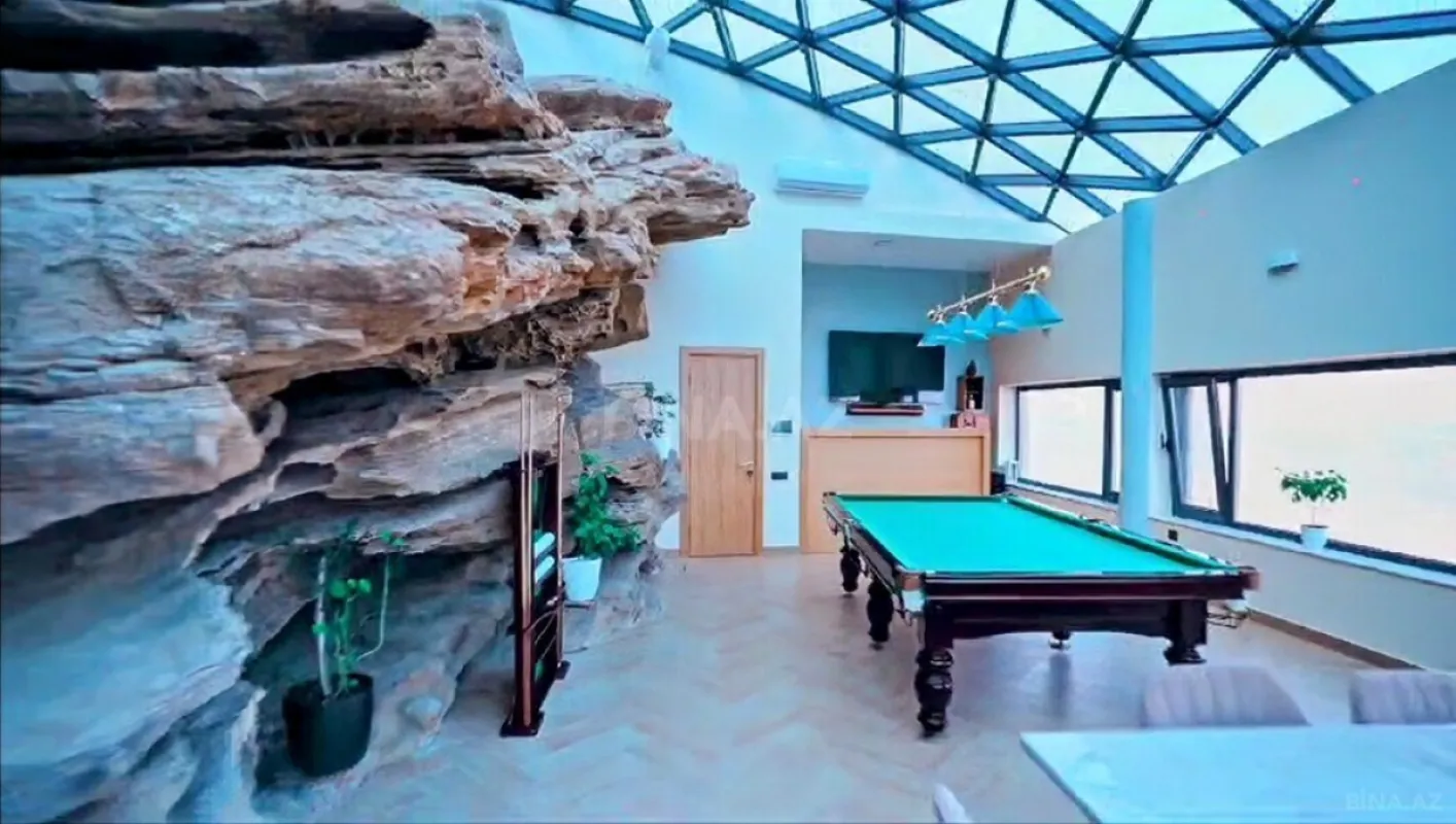 Satılır 7 otaqlı həyət evi 500 m²