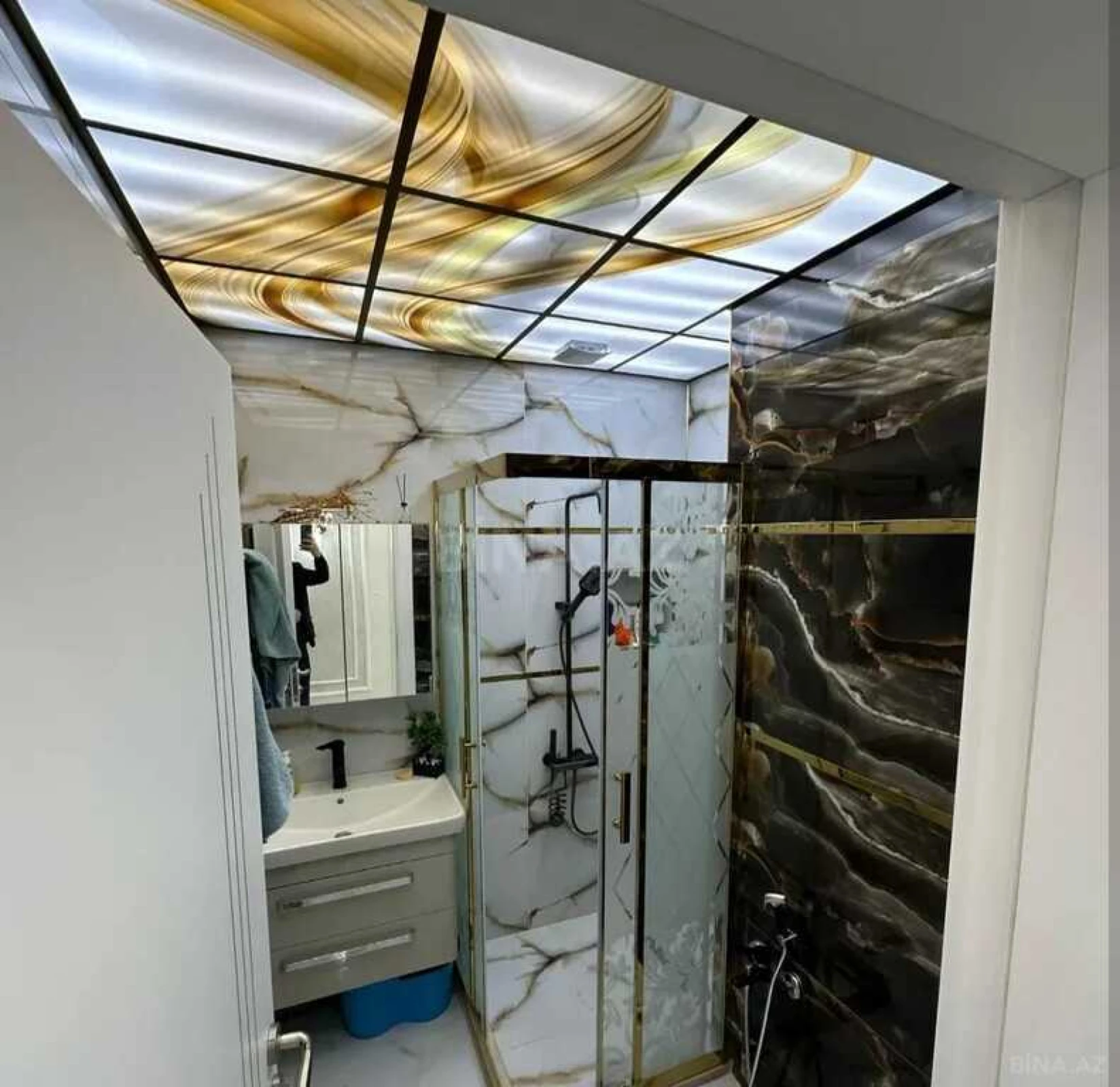 Satılır 2 otaqlı mənzil 90 m²