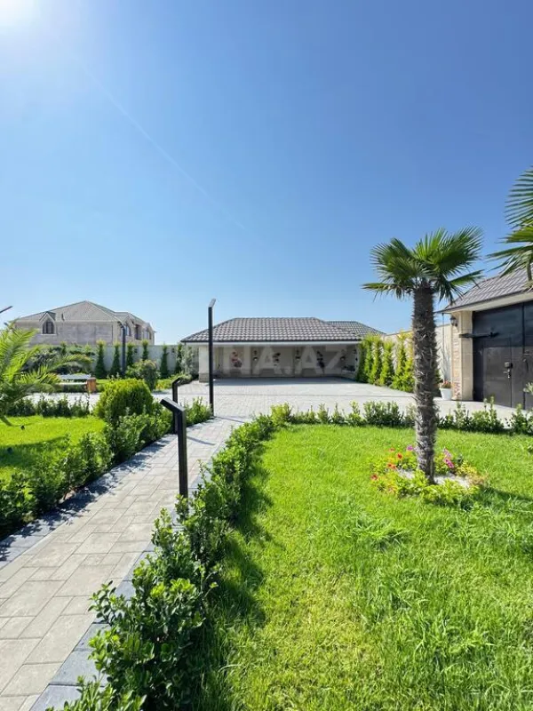Satılır 7 otaqlı həyət evi 500 m²