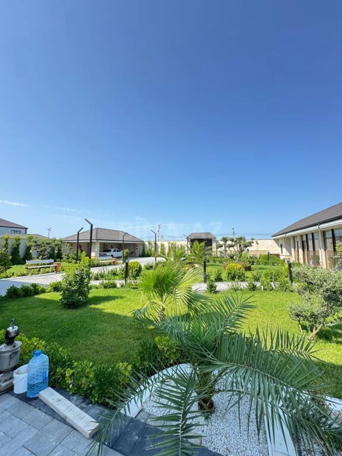 Satılır 7 otaqlı həyət evi 500 m²