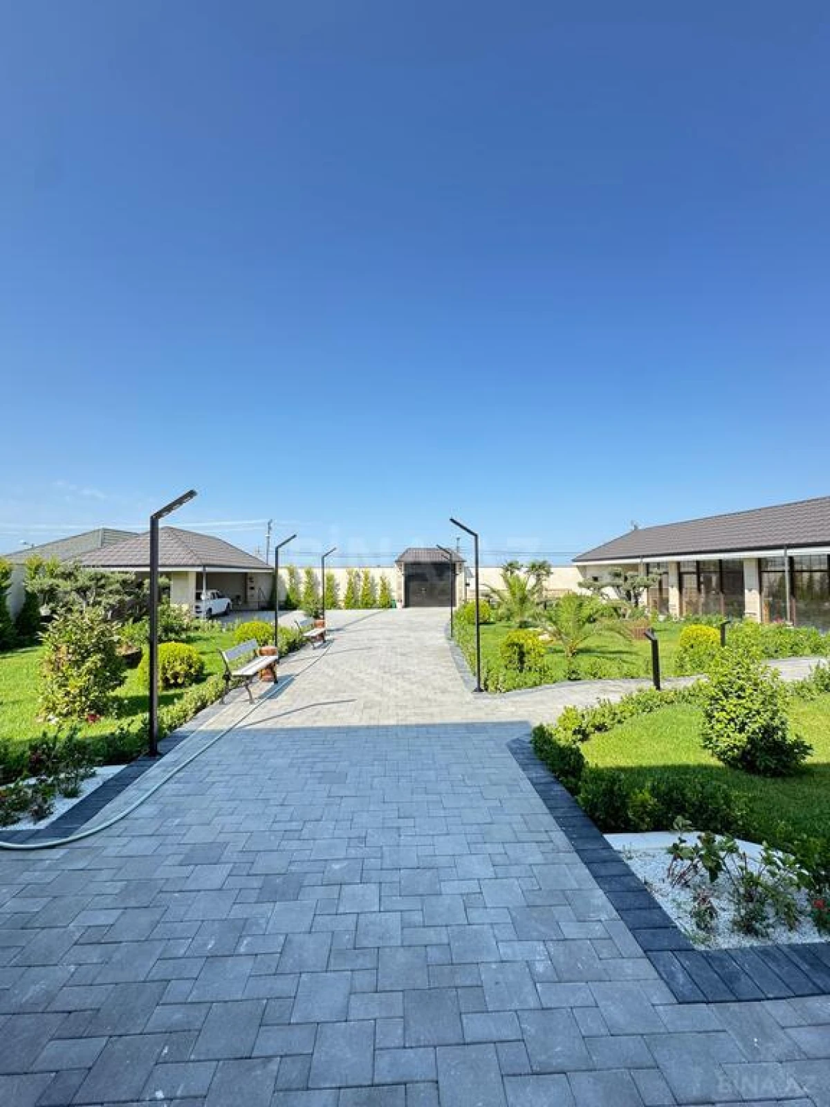 Satılır 7 otaqlı həyət evi 500 m²