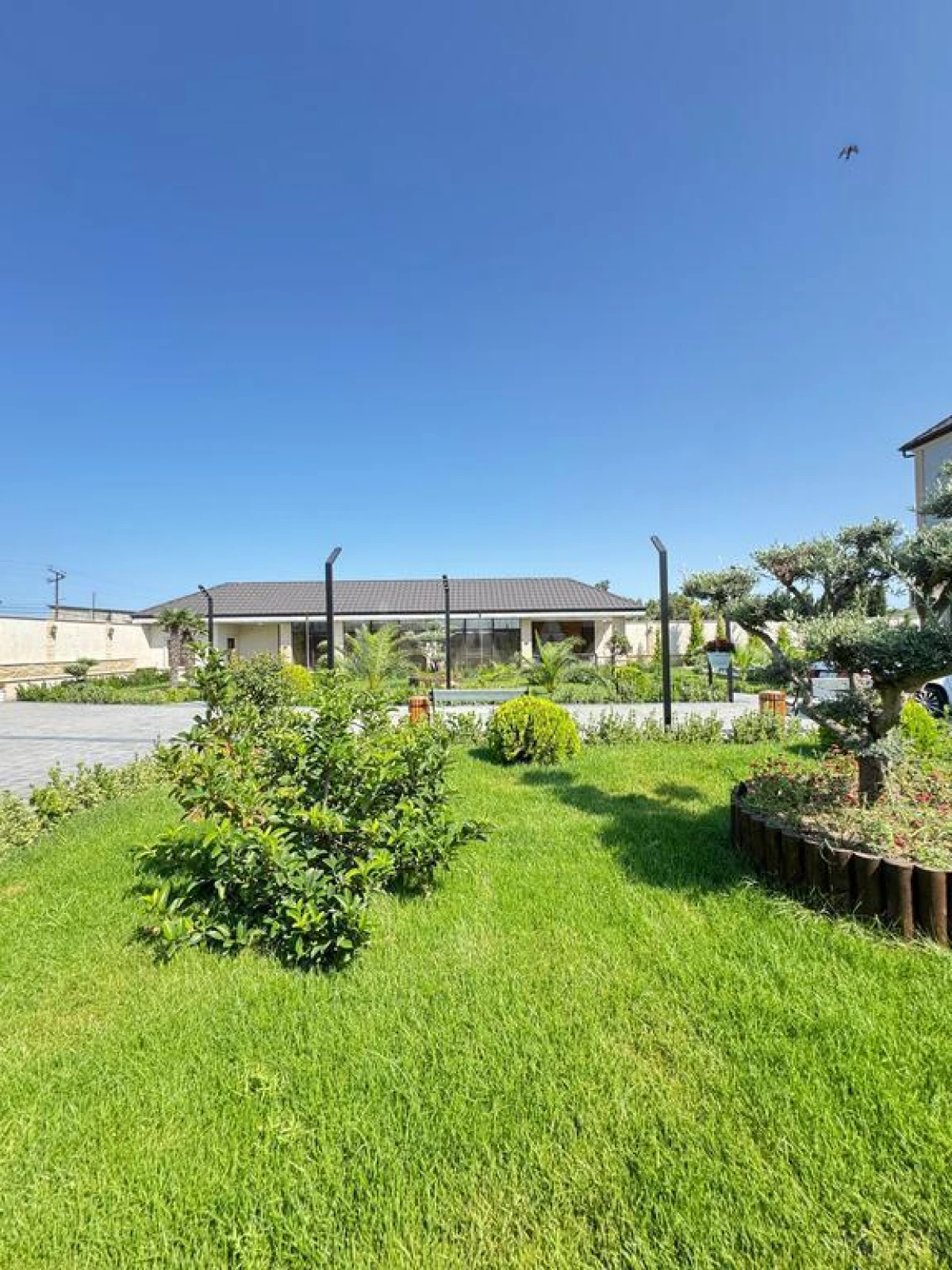 Satılır 7 otaqlı həyət evi 500 m²