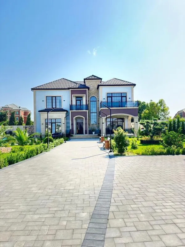 Satılır 7 otaqlı həyət evi 500 m²