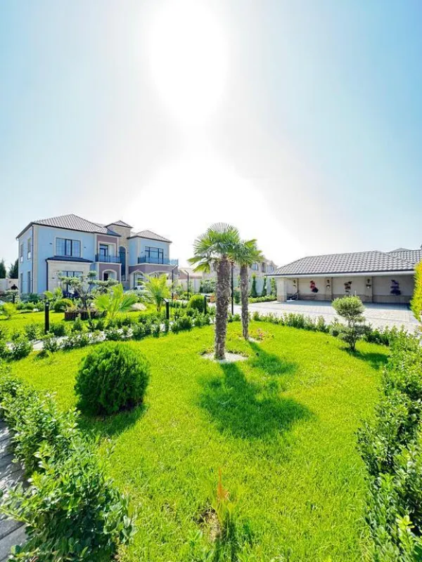 Satılır 7 otaqlı həyət evi 500 m²