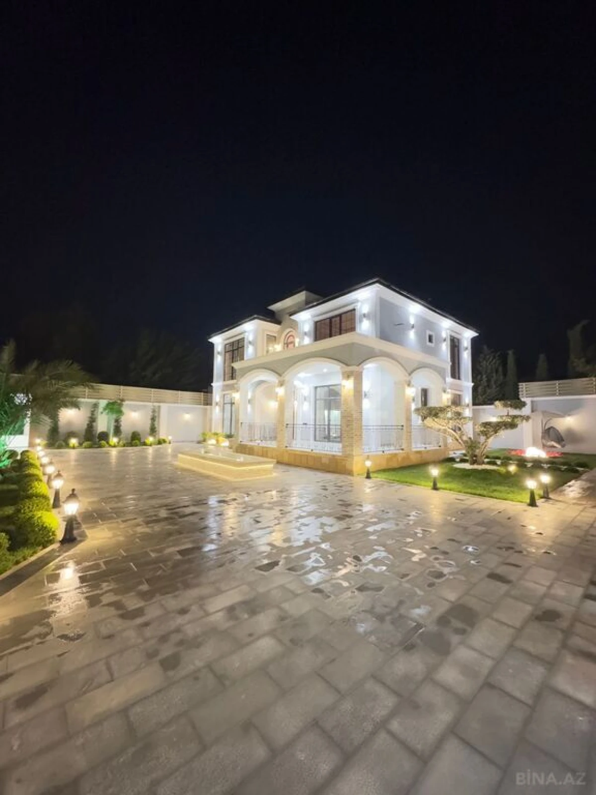Satılır 8 otaqlı həyət evi 500 m²