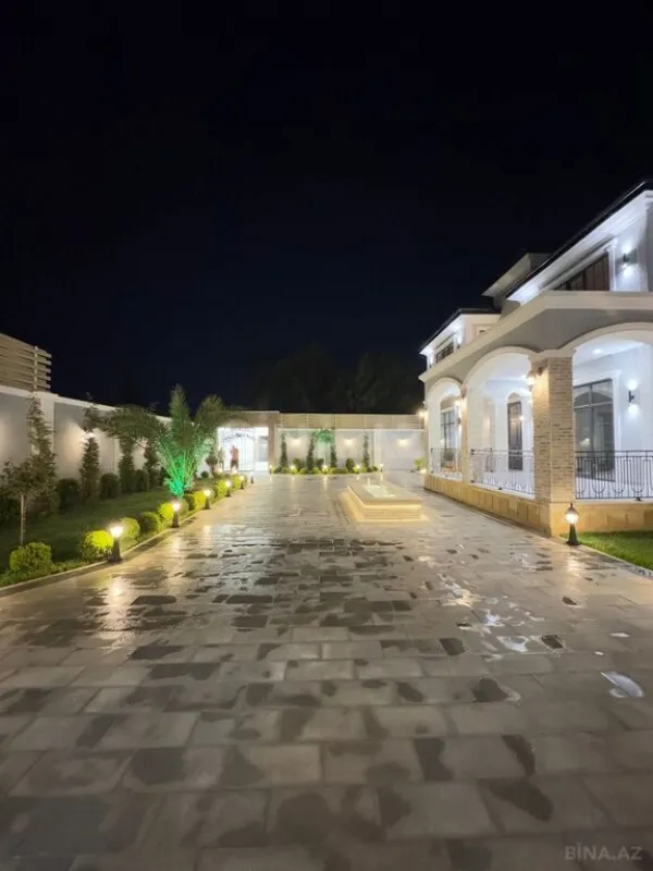 Satılır 8 otaqlı həyət evi 500 m²