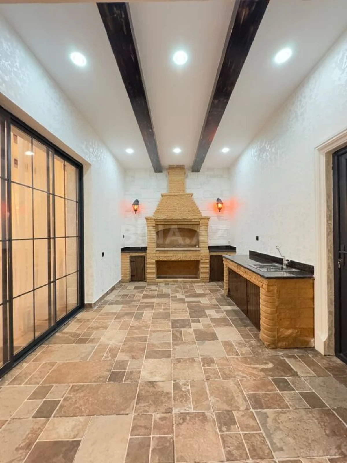 Satılır 8 otaqlı həyət evi 500 m²