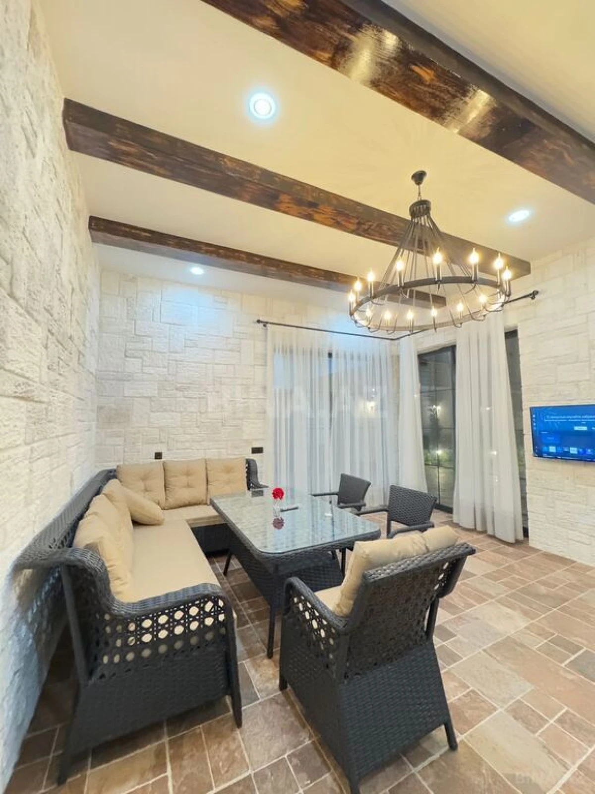 Satılır 8 otaqlı həyət evi 500 m²