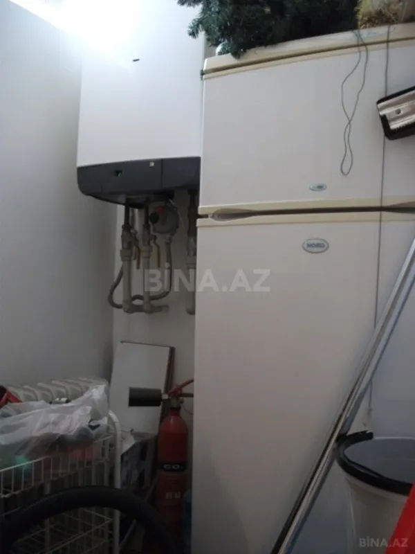 Satılır 5 otaqlı mənzil 200 m²