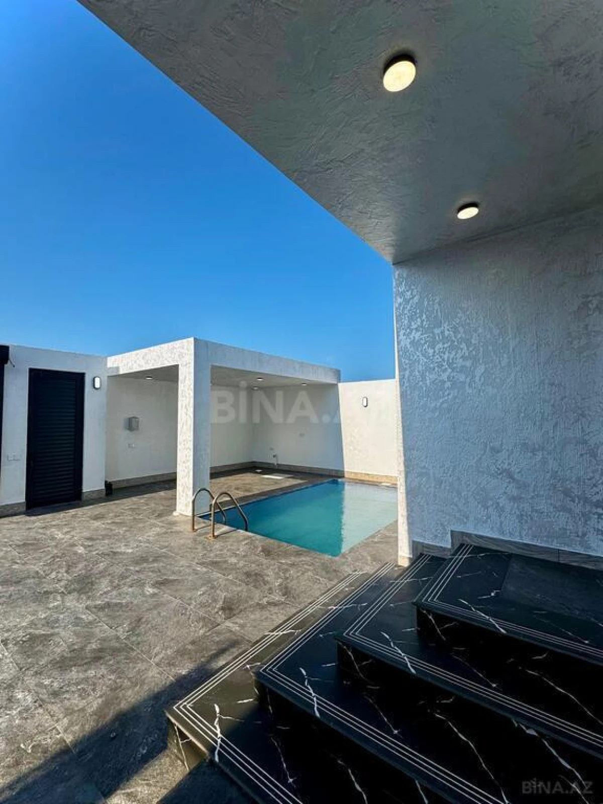 Satılır 4 otaqlı həyət evi 140 m²