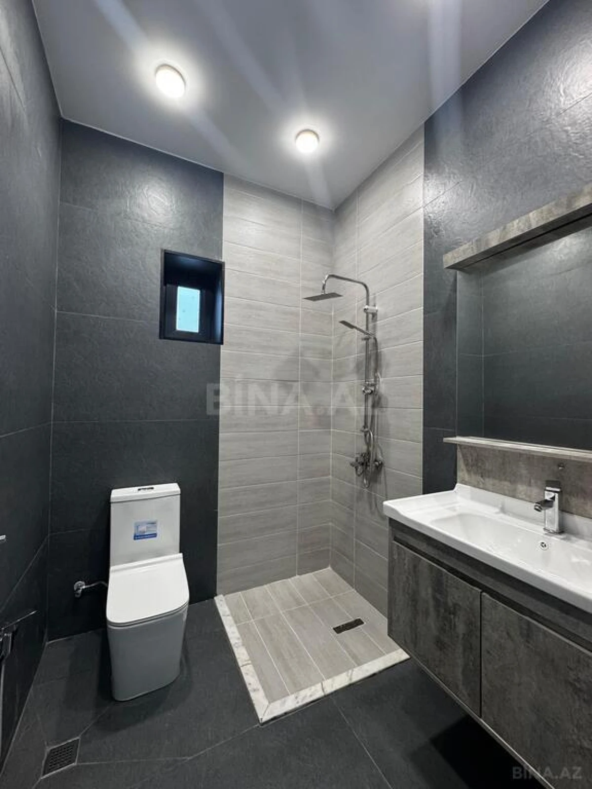 Satılır 4 otaqlı həyət evi 140 m²