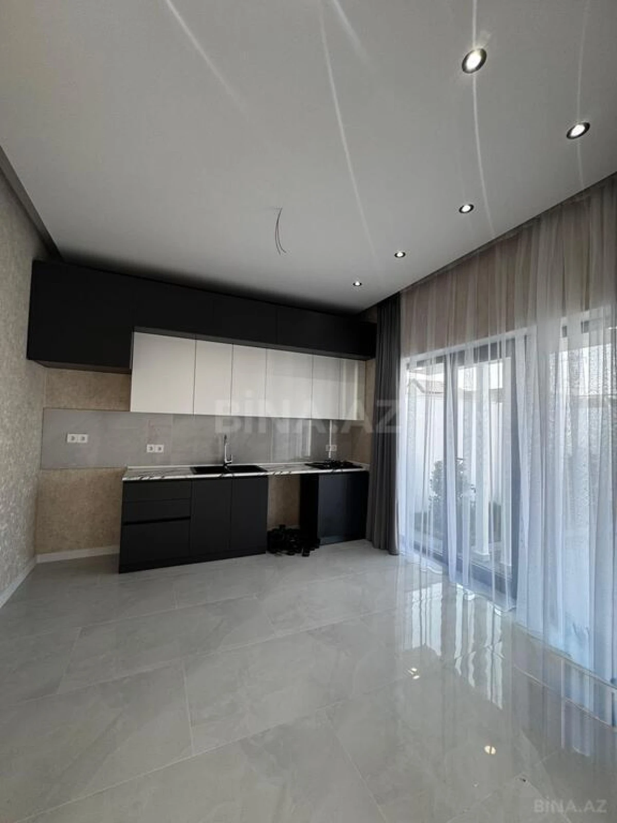 Satılır 4 otaqlı həyət evi 140 m²